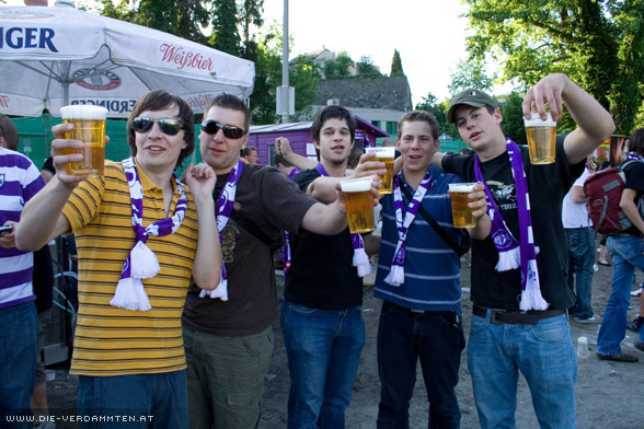 Wir grüßen die weit gereisten Fans aus der Schweiz (Luzern)