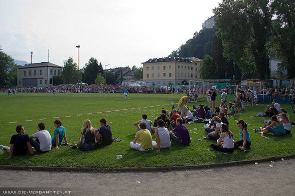 Picknick-Atmosph�re im Familiensektor