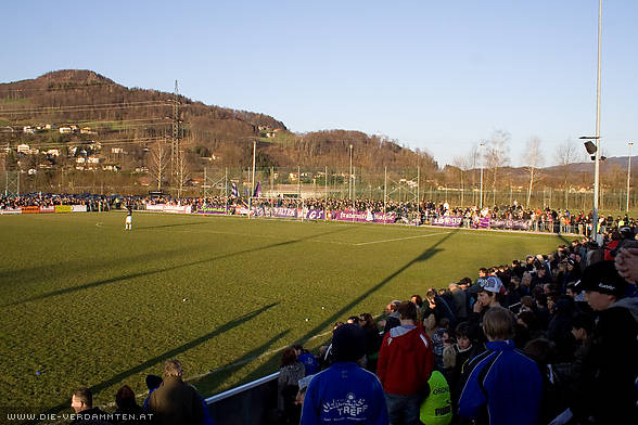 Blick von der Heimtribüne