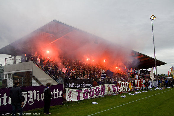 Meisterfeier ist immer auch Pyro-Zeit