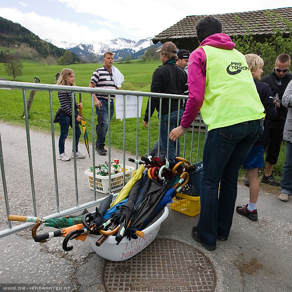 Beim Abschlu�spiel der Pinzgau-Tour m�ssen die Zuschauer auf gutes Wetter hoffen