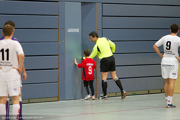 Strenge Alterskontrolle im Finale