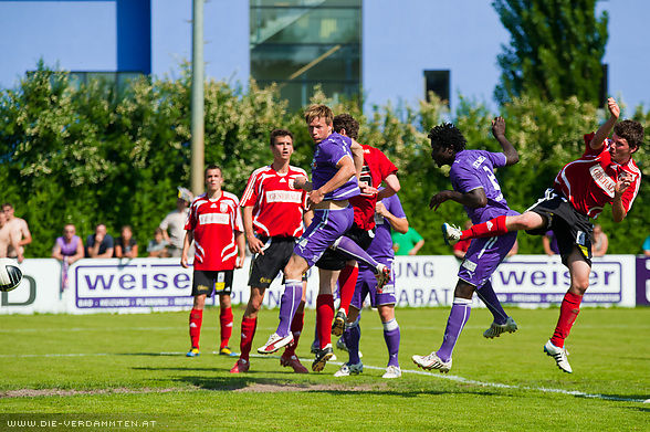 Sonko Pa erzielt in der 18. Minute per Kopf das 1:0