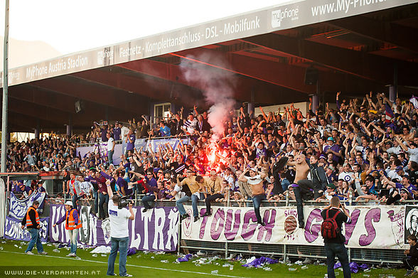 Torjubel im Fanblock