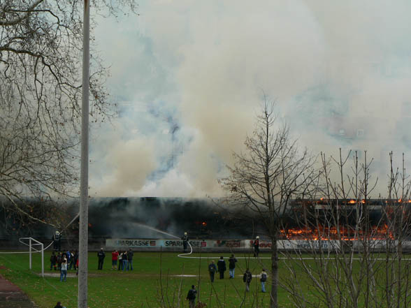 Tribuenenbrand 11