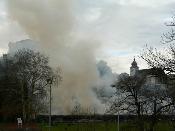 Tribuenenbrand 12